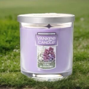 Yankee Candle Single Wick Tumbler-Lilac Blossoms (7 oz)